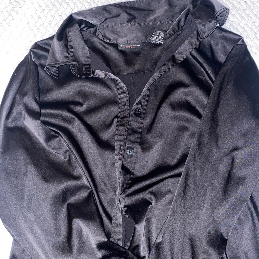 NY & Co. Black Satin Button Down Blouse with Collar 🖤
